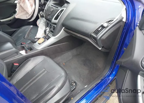 2014 Ford Focus Se z USA, uszkodzony, nr VIN 1FADP3F2XEL268847